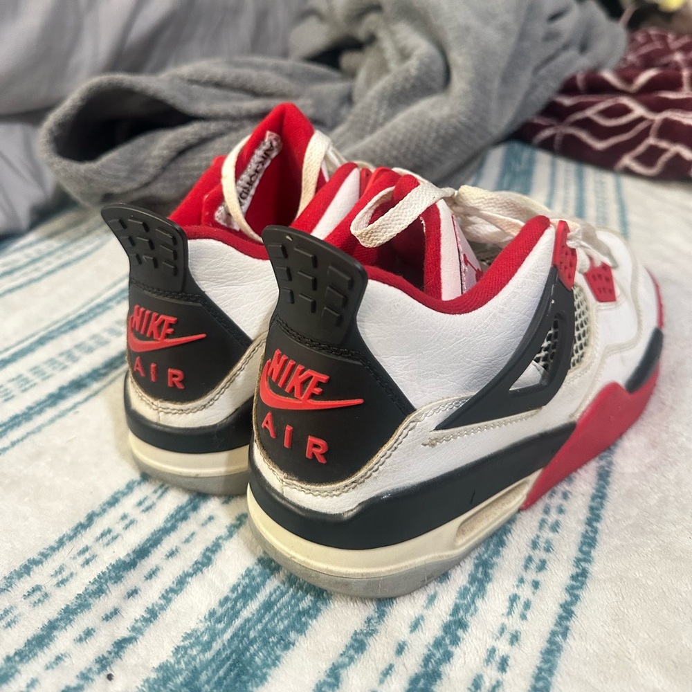SHOESSS